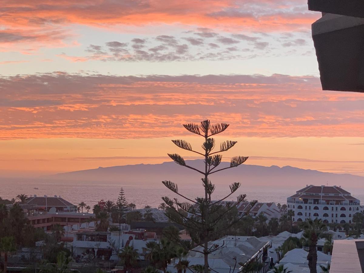 Superb Seaview Apartment In Playa De Las Americas Luaran gambar